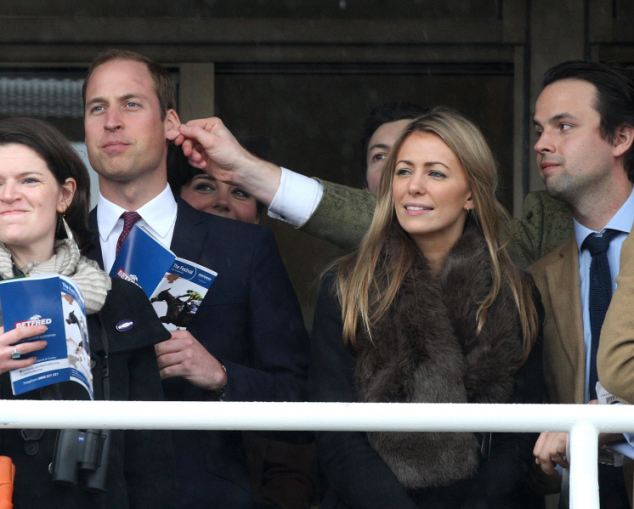 太歲頭上動(dòng)土？英“狂徒”偷捏威廉王子耳朵被拍