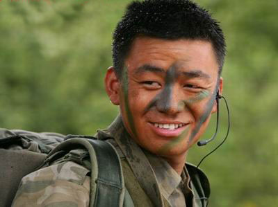 盤(pán)點(diǎn)當(dāng)紅影視劇中十大煽情軍人[圖]