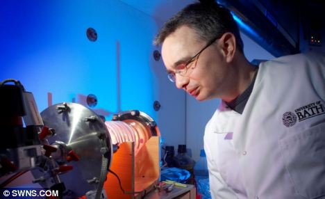 英國科學家研制“神奇膏藥” 可在檢測到傷口被致命感染時發(fā)光