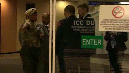 普京保鏢與南非保安互相推搡