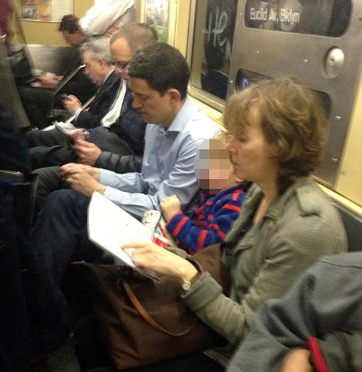 英國(guó)前外交大臣赴美發(fā)展 攜妻兒乘地鐵做慈善掙大錢