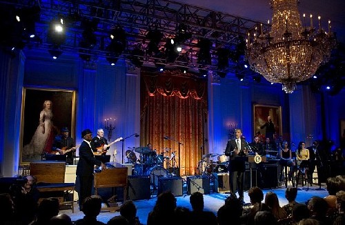 白宮音樂(lè)會(huì)見偶像 美國(guó)第一夫人尖叫難抑興奮之情