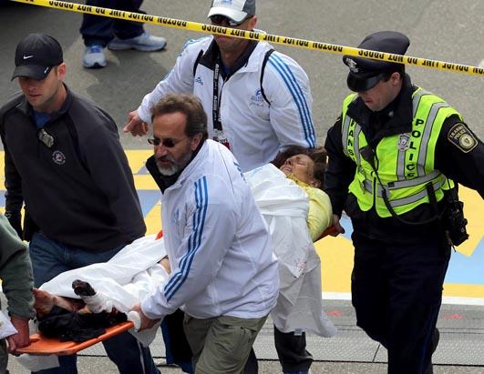 圖解波士頓馬拉松爆炸案 現(xiàn)場(chǎng)一片狼藉