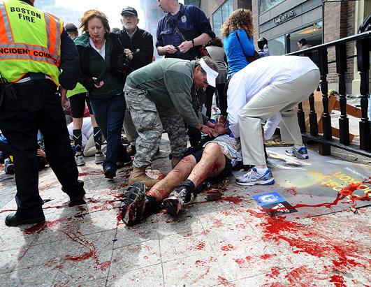 圖說(shuō)波士頓馬拉松爆炸案 現(xiàn)場(chǎng)如人間地獄