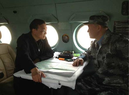 李克強乘專機赴四川雅安地震災(zāi)區(qū)