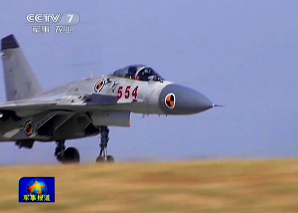 央視揭秘我艦載機訓練基地 飛行員自拍曝光