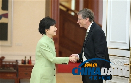 布什按摩默克爾受驚 盤點(diǎn)美國(guó)人外交場(chǎng)合尷尬時(shí)刻