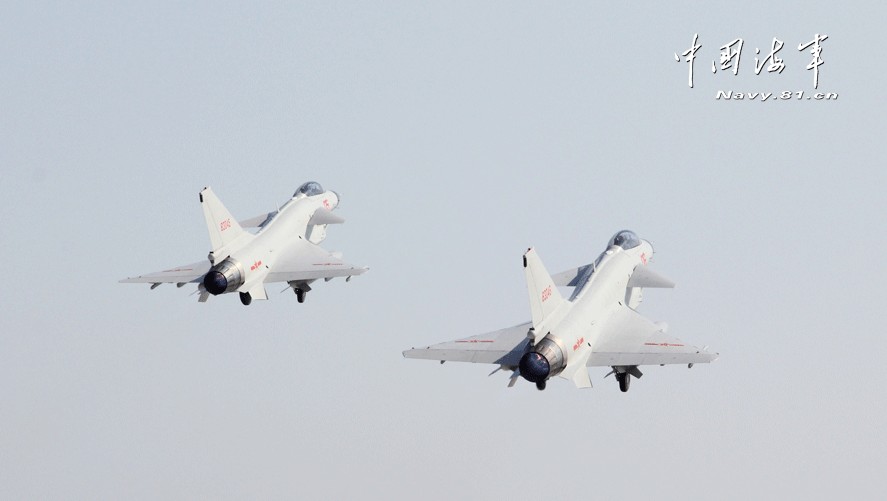 高清：東海艦隊殲10機群演練偷襲格斗制敵