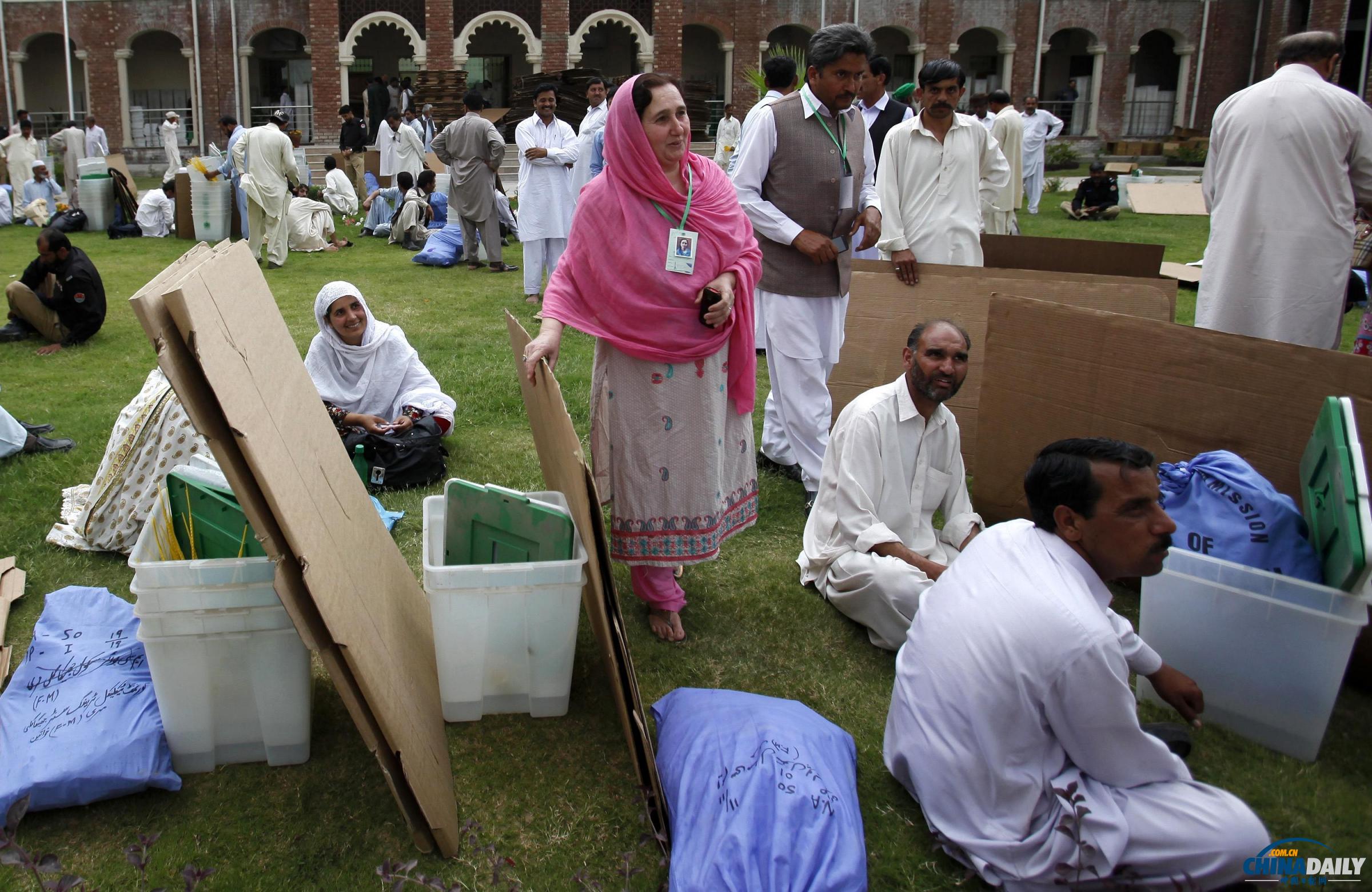 軍警護航巴大選仍發(fā)生恐怖襲擊 謝里夫或再任總理