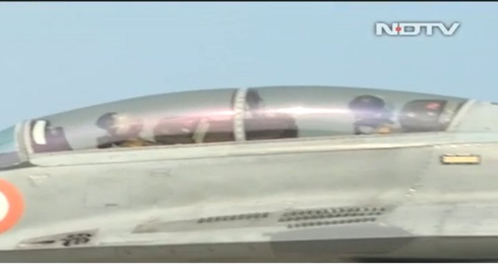 印度海軍米格-29KUB艦載戰(zhàn)機(jī)服役現(xiàn)場圖曝光