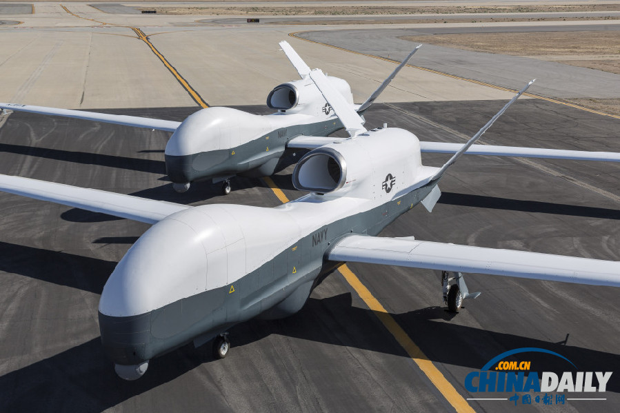 美國海軍型MQ-4C全球鷹無人偵察機(jī)成功首飛
