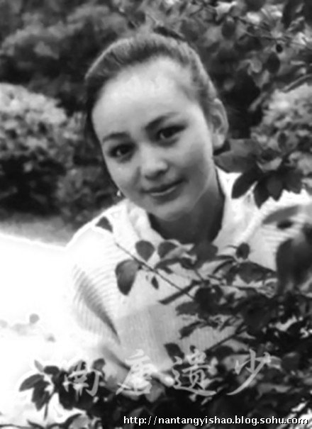 “雪姨”王琳16歲清麗照