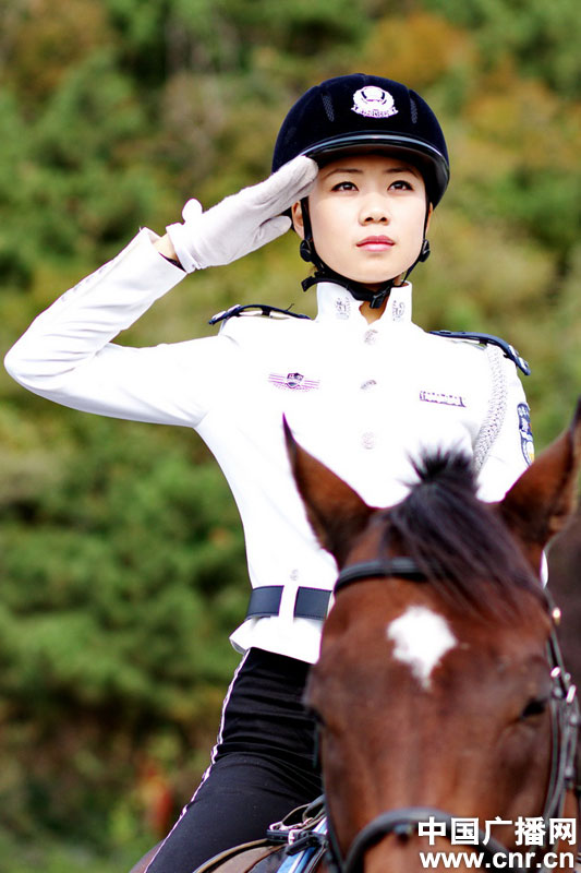 每匹馬養(yǎng)護(hù)成本2500元/月?探秘大連女騎警訓(xùn)練基地