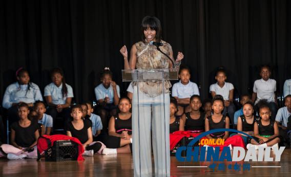 募資活動(dòng)遭同性戀質(zhì)問(wèn) 米歇爾威脅“你說(shuō)我就走”