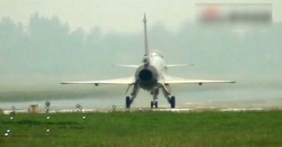 組圖:實拍多架殲-10出廠前震撼試飛