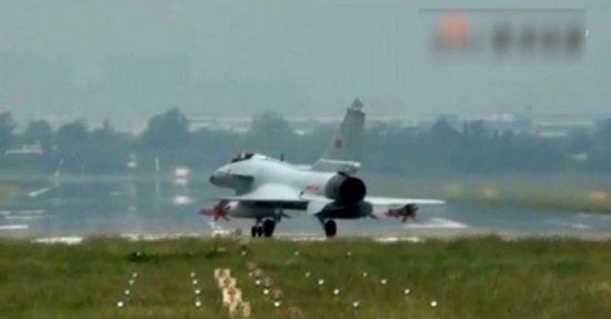 組圖:實拍多架殲-10出廠前震撼試飛