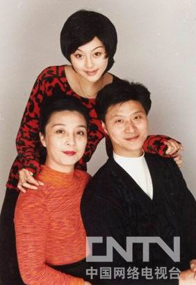 明星罕見(jiàn)全家福:周濤清新可人 吳尊全家俊男美女