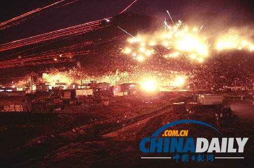 攝影師披露罕見越戰(zhàn)老照片 美軍全面出擊火光沖天