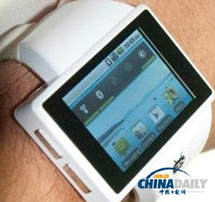 印度大學生推出世界首個全智能手表 可打電話發(fā)短信