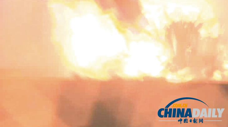 慘烈！實拍俄羅斯質(zhì)子M運載火箭升空后失控爆炸