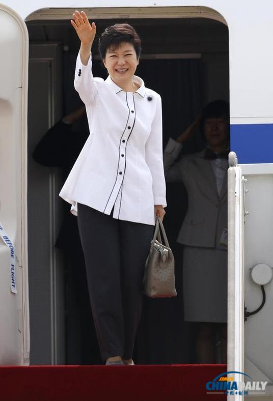 韓國(guó)政府大規(guī)?？s減公務(wù)費(fèi) 青瓦臺(tái)職員因錢緊怕會(huì)客