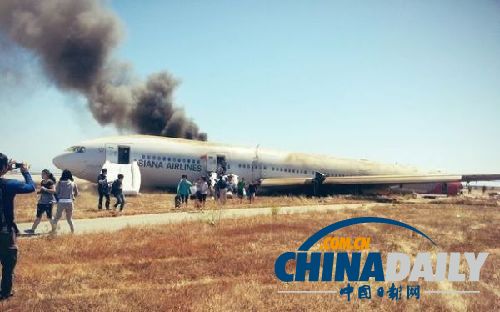 韓亞航空墜機(jī)事件已致至少2人死亡182人受傷