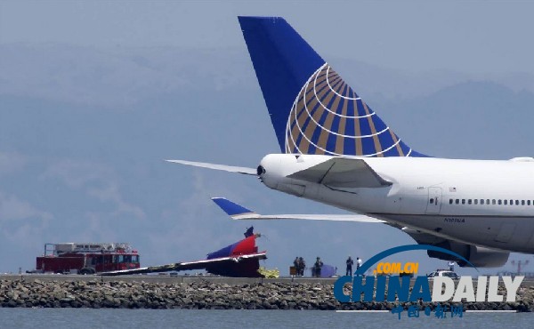 組圖:美國(guó)家運(yùn)輸安全委員會(huì)開始調(diào)查失事飛機(jī)