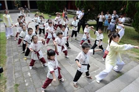 方太青竹簡國學計劃走進長沙 國學親子課堂受歡迎