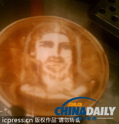 奇妙咖啡藝術(shù) 愛(ài)因斯坦向你吐舌賣(mài)萌