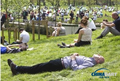 氣溫30度就不上班？ 英議員提議給員工放高溫假