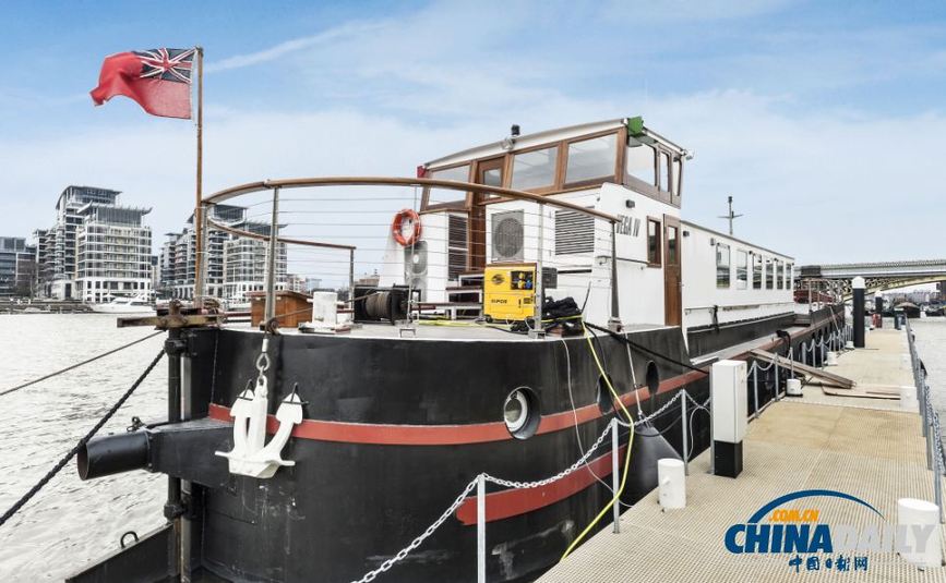 創(chuàng)意無(wú)限!舊運(yùn)煤船改造成豪華“漂浮公寓”(組圖)