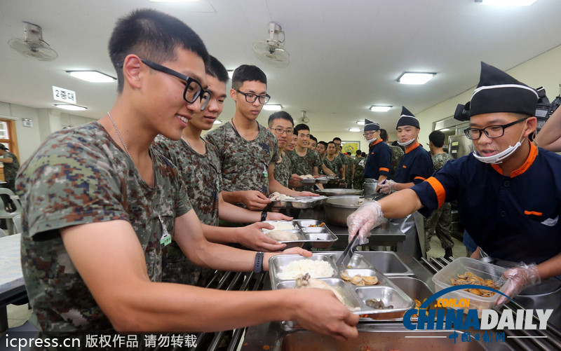 美味大補(bǔ)超幸福!韓國陸軍訓(xùn)練食譜加入鮑魚參雞湯