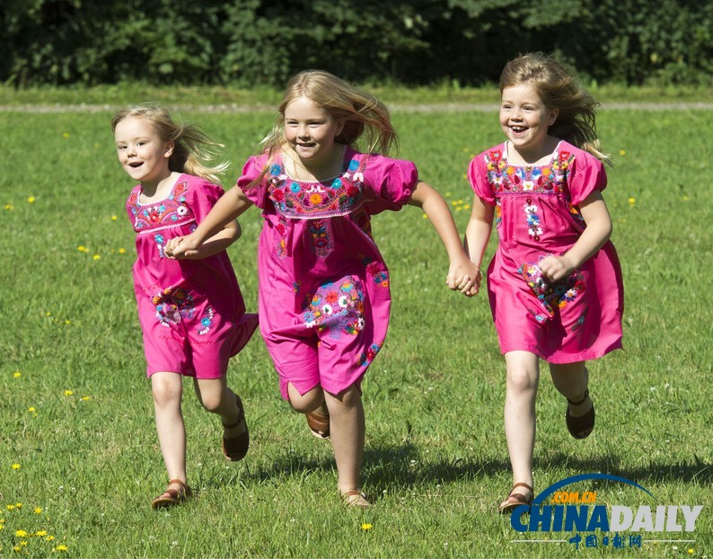 組圖:含著“金湯匙”出生 各國王室寶寶萌照大比拼