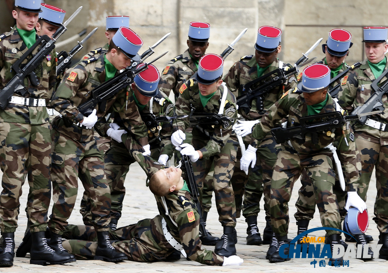 “八一”建軍節(jié)來臨 盤點(diǎn)各國“虛弱”大兵（組圖）