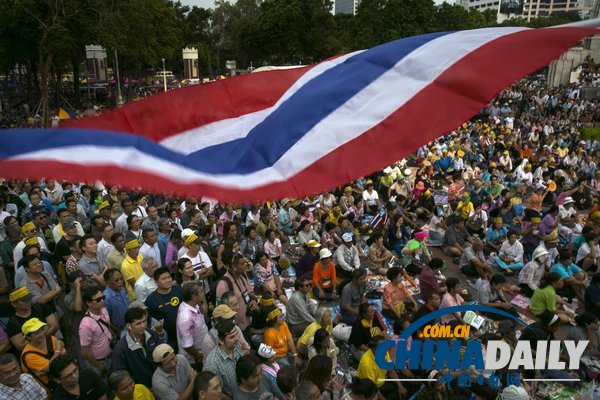 泰國再現(xiàn)反政府示威集會(huì) 數(shù)千人參加（組圖）