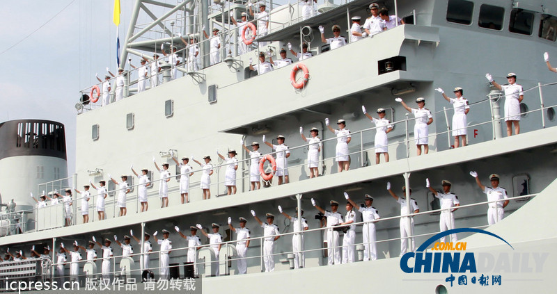 中國(guó)海軍“鄭和”號(hào)訓(xùn)練艦到訪韓國(guó)(高清組圖)