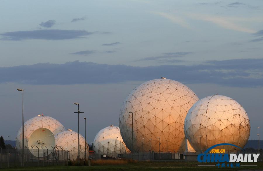 晨曦中的“大耳朵”：前美國(guó)駐德監(jiān)聽站日出美景（圖）