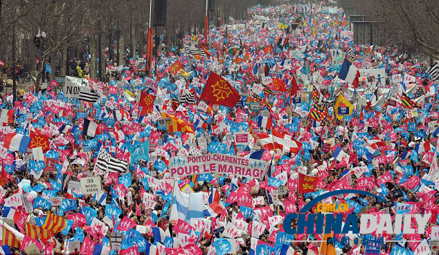 法國護(hù)士出租乳房 每天100歐元