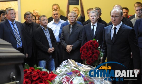 柔道啟蒙恩師去世 普京瞻仰遺容哀痛送別