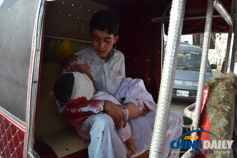 巴基斯坦清真寺槍擊事件致至少10死27傷（圖）