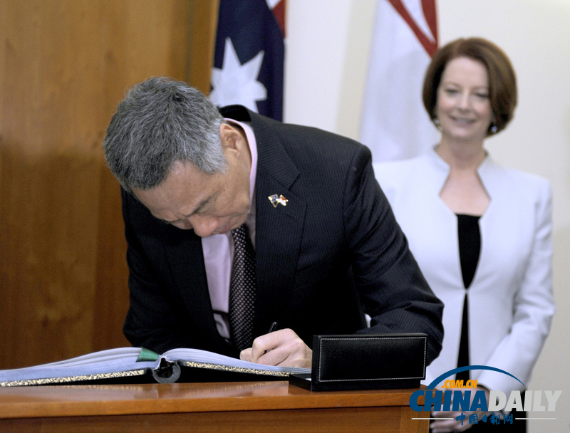 國(guó)際左撇子日 全球政要名人用左手傳遞魅力與能量(組圖)