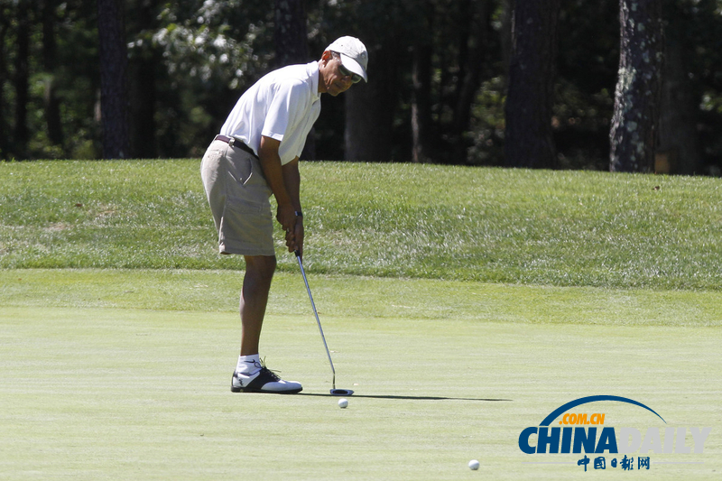 奧巴馬度假打高爾夫 失球不忘耍帥(高清組圖)