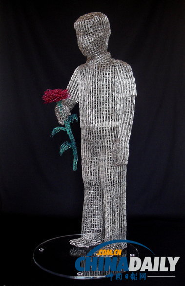 意大利藝術家打造“曲別針雕塑” 神奇手工挑戰(zhàn)不可能