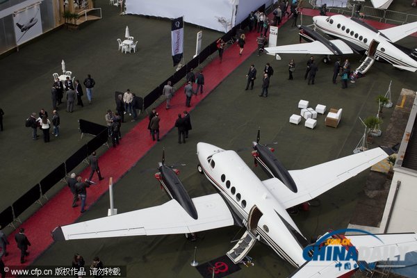 拉丁美洲商務(wù)航展在巴西舉行 奢華公務(wù)機(jī)紛紛亮相