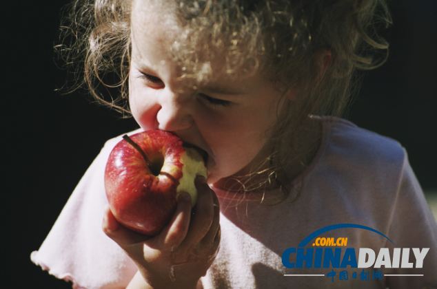 日本科學(xué)家研究發(fā)現(xiàn)全球變暖導(dǎo)致蘋(píng)果變甜