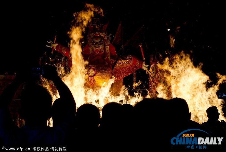 馬來西亞華裔迎“鬼節(jié)” 民眾“驚悚”狂歡(高清組圖)