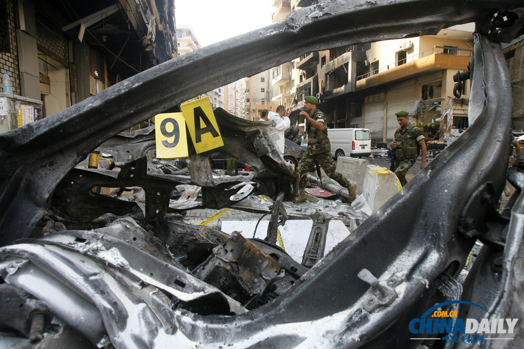 黎巴嫩政府調(diào)查爆炸現(xiàn)場(chǎng) 死傷300多人（高清組圖）