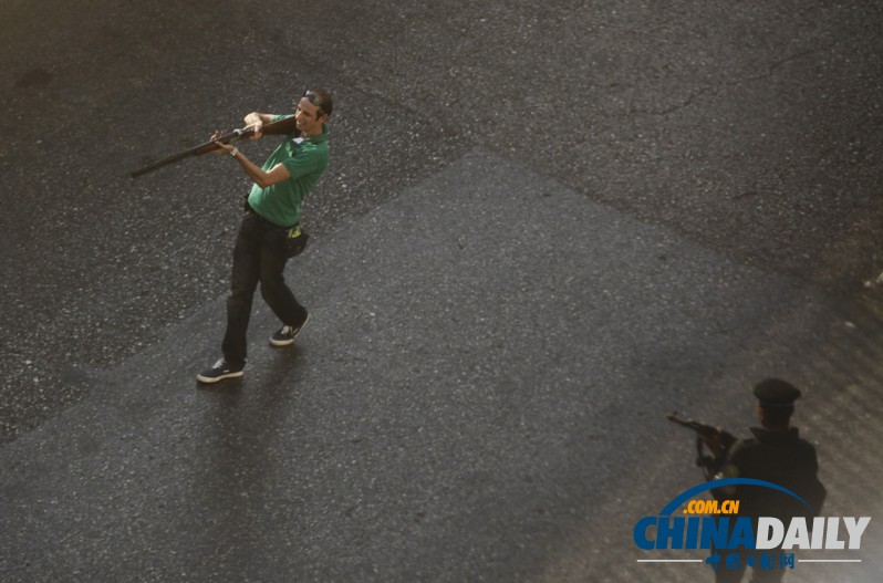 埃及再爆大游行百余人死亡 穆兄會號召繼續(xù)抗議