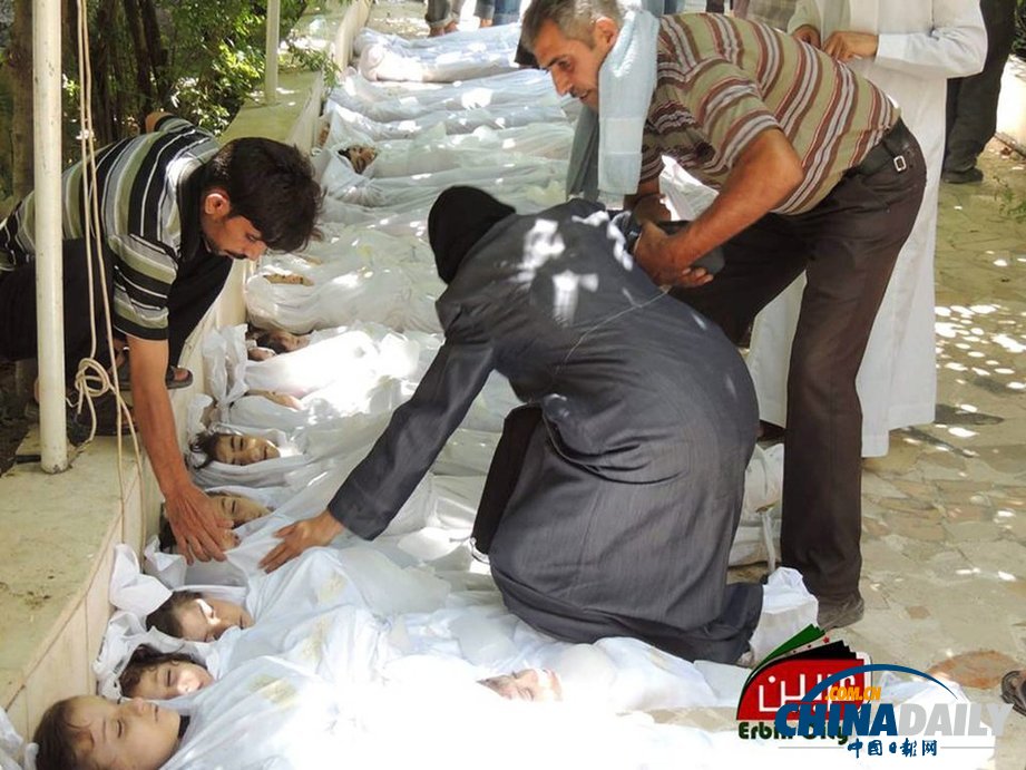 敘反對派稱政府毒氣彈轟炸致1300人死亡 包括婦女和兒童(圖)