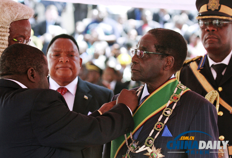 89歲穆加貝宣誓就任津巴布韋總統(tǒng) 已執(zhí)政33年（組圖）